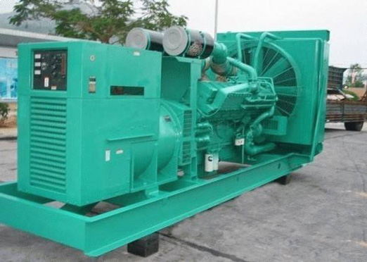 泸州75kw康明斯柴油发电车出租